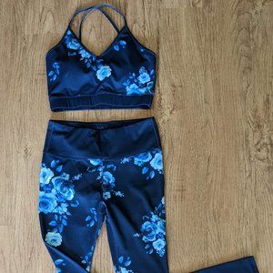 Workout Set Sports Bra and Leggings, Size M,  Electric Yoga, Blue Floral